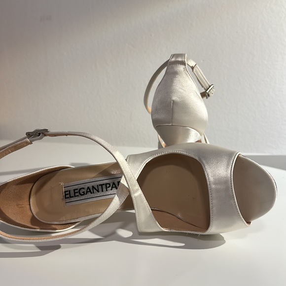 Elegant cream / white high heels - Picture 4 of 4